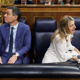 Pedro Sánchez y Yolanda Díaz, durante una sesión de control al Gobierno, en el Congreso de los Diputados, a 22 de febrero de 2023, en Madrid.