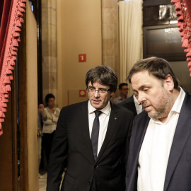 El president Carles Puigdemont i el vicepresident Oriol Junqueras al Parlament de Catalunya / XAVI HERRERO