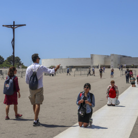 Devotos en el Santuario de Fátima, Portugal, a 27 de julio de 2023.