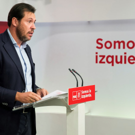 El portavoz de la Ejecutiva Federal del PSOE y alcalde de Valladolid, Oscar Puente, durante la rueda de prensa que ofreció tras la reunión de la Comisión Ejecutiva Federal del PSOE, en la sede de Ferraz. EFE/Santi Donaire