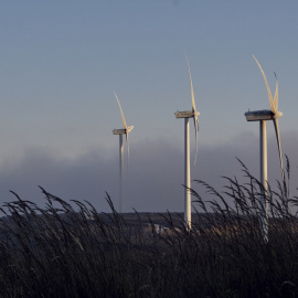 Aerogeneradores en el parque eólico de Sil y Meda, a 31 de mayo de 2023, en Ourense