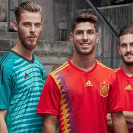 Jugadores de la Selección con la camiseta para el Mundial de 2018