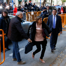 La presidenta del Parlament, Carme Forcadell, a su llegada al Tribunal Supremo. REUTERS/Javier Barbancho