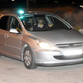 El coche que transporta a Forcadell llega a la cárcel de Alcalá-Meco. EFE/ FERNANDO VILLAR