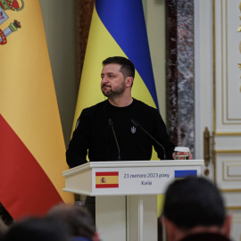 08/08/2023 El presidente de Ucrania, Volodimir Zelenski, pronuncia un discurso a su llegada al Palacio Mariinski