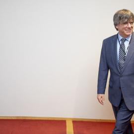 Carles Puigdemont, tras una rueda de prensa en la que ha evaluado la retirada de su inmunidad, junto a la de Toni Comín y Clara Ponsatí, a 5 de julio de 2023