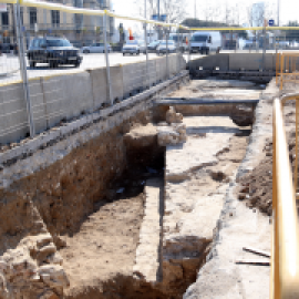 Les obres de la Rambla posen al descobert restes de la muralla, el baluard i les antigues casernes de Drassanes