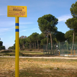 Señal que indica el proyecto de gas natural de Doñana. E.P.