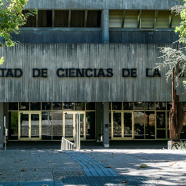 Entrada a la Facultad de Ciencias de la Información de la Universidad Complutense de Madrid, a 9 de agosto de 2019.