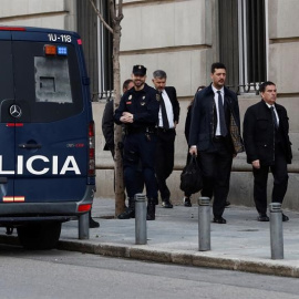 Els advocats de Carme Forcadell, Andreu Van den Eynde, i de Jordi Turull Jordi Pina Massachs, en la seva arribada al Tribunal Suprem / EFE/Mariscal