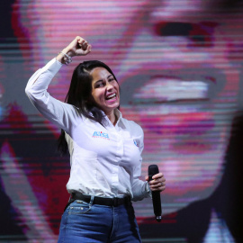 Luisa González, favorita para ganar las elecciones en Ecuador