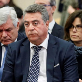 (De izda a dcha) José Ramón Blanco Balín, asesor de Francisco Correa; Enrique Tomás Ortiz, dueño del Grupo Enrique Ortiz e Hijos Contratista de Obras S.A., y Yolanda García, extesorera del PP de la Comunidad Valenciana. /EFE