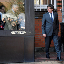 El expresident catalán Carles Puigdemont, a su salida de la prisión alemana de Neumuenster. REUTERS/Fabian Bimmer