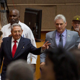 Raúl Castro y Miguel Díaz-Canel, este miércoles en La Habana. REUTERS