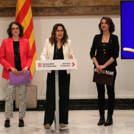 La consellera de la Presidència, Laura Vilagrà, la consellera d’Igualtat i Feminismes, Tània Verge, i la secretària general de l’Esport i de l’Activitat Física, Anna Caula, en una imatge d'arxiu