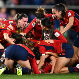 Las jugadoras de la selección española de fútbol femenino celebran su victoria tras ganar la Final del Mundial