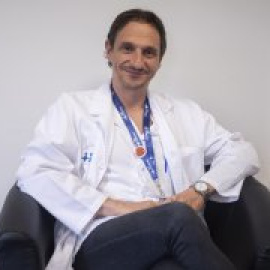 Marc Ferrer (hospital Vall d'Hebron): "Muchos adolescentes se enganchan a las autolesiones, como a los porros o al alcohol"