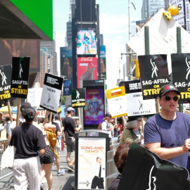 Miembros del Sindicato de Actores (SAG-AFTRA) manifestándose en Nueva York, a 14 de julio de 2023