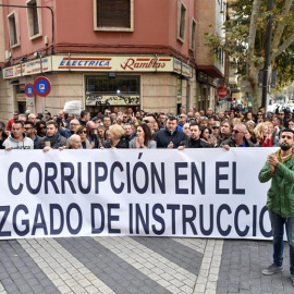 Tras la concentración han recorrido las calles de Palma hasta llegar al Tribunal Superior de Justicia de Baleares. /EFE