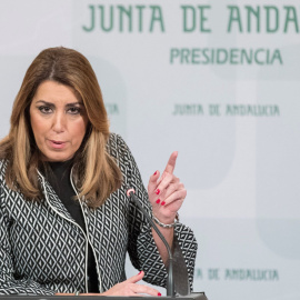 La presidenta andaluza, Susana Díaz, durante su comparecencia tras la reunión del consejo de Gobierno de la Junta de Andalucía en Sevilla. EFE/Julio Muñoz