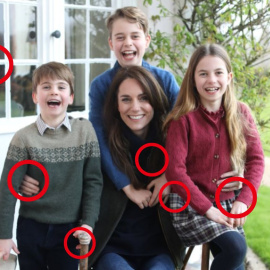 Kate Middleton y sus tres hijos en la foto familiar manipulada que ha difundido este domingo la Casa Real británica.