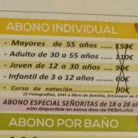 Anuncio de una piscina de Linares que oferta un 'abono especial señoritas de 18 a 28 años'. FACEBOOK