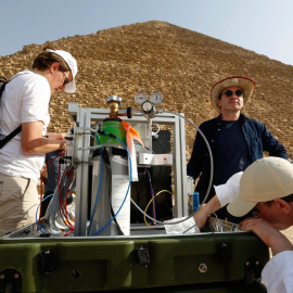 Investigadores del estudio sobre la pirámide de Keops.