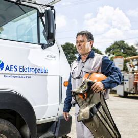 Un empleado de la distribuidora eléctrica brasileña Eletropaulo.