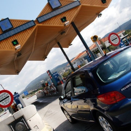 Peaje de una autopista gestionada por Abertis. E.P.