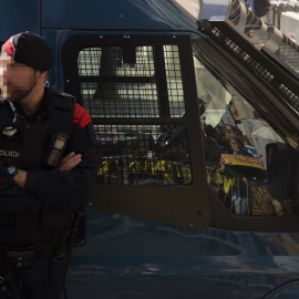 Foto de archivo de un agente de los Mossos d'Esquadra, a 6 de febrero de 2020.