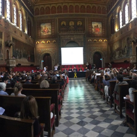 El paraninf de l'edifici històric de la Universitat de Barcelona, durant el Primer Congrés Català en Defensa de l'Estat de Dret, que s'ha celebrat aquest dissabte. | Òmnium Cultural.