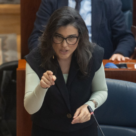 La portavoz de Más Madrid en la Asamblea de Madrid, Manuela Bergerot, durante un pleno de la Asamblea de Madrid, el 1 de febrero de 2024, en Madrid (España).