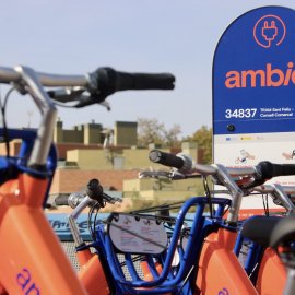 Bicicletes aparcades al servei AMBici de Sant Feliu de Llobregat