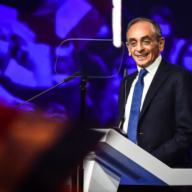 Eric Zemmour, candidato presidencial de extrema derecha, habla durante su mitin de campaña, a 5 de diciembre de 2021.