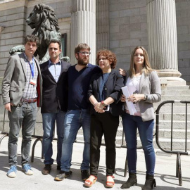 El exempleado del banco HSBC Hervè Falciani, quien ha registrado hoy en el Congreso, junto al eurodiputado de Podemos Miguel Urbán y las diputadas de Unidos Podemos Gloria Elizo y Àngela Ballester una proposición no de ley para instar al Gobierno a qu