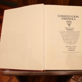 La Constitución cumple 44 años y las redes señalan a sus infractores: "Sería estupendo que los dirigentes del PP aprovechen la festividad para leer y cumplir con sus mandatos"