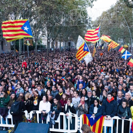 Manifestación convocada por Tsunami Democràtic en la plaza Universidad de Barcelona en noviembre de 2019. Manifestación convocada por Tsunami Democràtic en la plaza Universidad de Barcelona en noviembre de 2019.