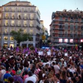 "No es un pico, es una agresión": el feminismo muestra su fuerza en Madrid para exigir la salida de Rubiales