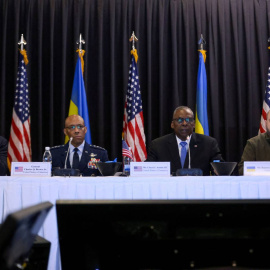 El secretario de Defensa de EEUU, Lloyd Austin, junto a los ministros del ramo de Alemania y Ucrania en la reunión de Ramstein este 19 de marzo de 2024.