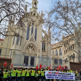 21/3/24 - frente al histórico centro educativo madrileño de los Marianistas, congregación a la que pertenece SM.