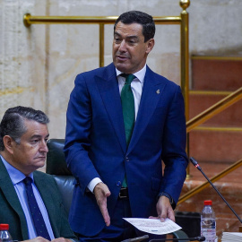 El presidente andaluz, Juan Manuel Moreno Bonilla, durante el pleno.