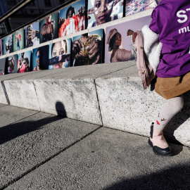 Acto por el Día Internacional de la Tolerancia Cero contra la Mutilación Genital Femenina, en la Plaza del Museo Reina Sofía, a 6 de febrero de 2023, en Madrid (España).