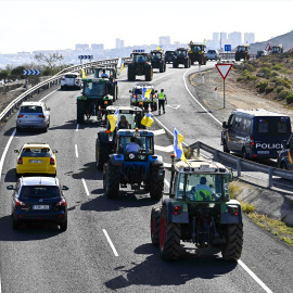 25/03/2024 Una columna de tractores atraviesa Gran Canaria durante la décimosexta jornada de protestas de los tractores en las carreteras españolas, a 21 de febrero de 2024.