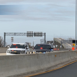 Autoridades rebajan a 6 la cifra de personas buscadas tras el colapso del puente en EEUU