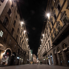 Vista general de una calle desierta en el centro histórico de la ciudad de Florencia, a 9 de noviembre de 2022.