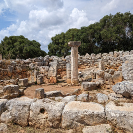 Yacimiento talayótico de Torre d'en Galmés, en la isla de Menorca, Illes Baleas.