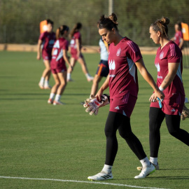 La jugadora Misa Rodríguez durante un entrenamiento, a 20 de septiembre de 2023, en Oliva, en Alacant.