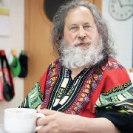 Richard Stallman: "Hay que prohibir que las empresas recojan nuestros datos, este es el punto de resistencia"