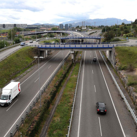 Vista de la AS-II que une Oviedo y Gijón unos días después de que el Gobierno anunciara la imposición de un sistema de peajes.