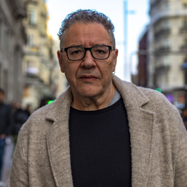 Carlos Goñi, de Revólver, en la Gran Vía de Madrid.